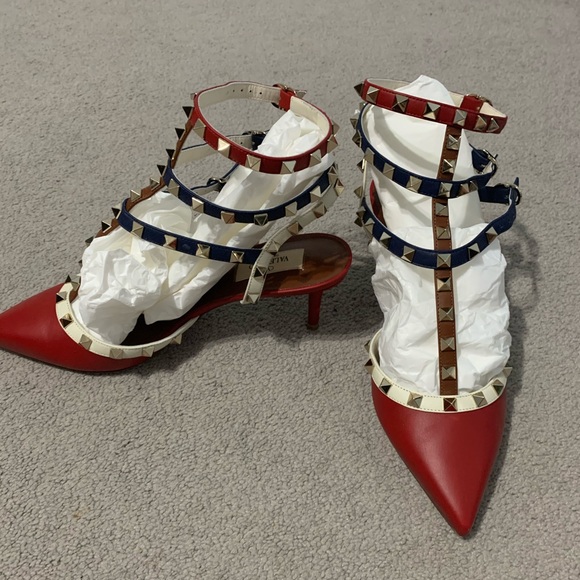 Valentino Garavani Rockstud Pump - Picture 2 of 5